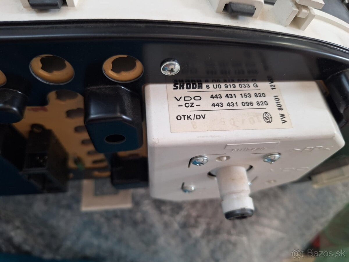 panel prístrojovky + otáčkomery Felicia - 9