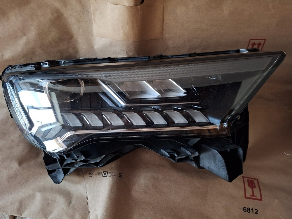 Audi Q7, Audi Q8 - použité náhradné diely - 9