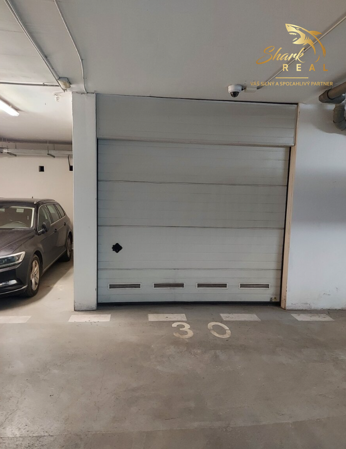 Zariadený 3 izbový byt s PARKOVANÍM v cene - 9