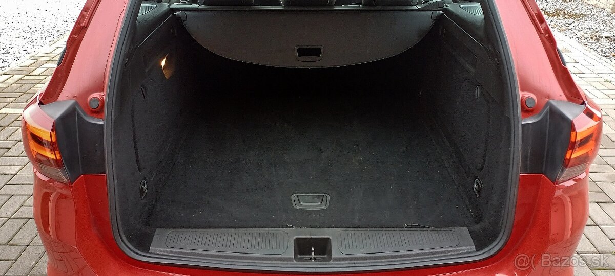 Opel Astra Sport Tourer 1.6 CDTI 110k Dynamic REZERVOVANÉ - 9