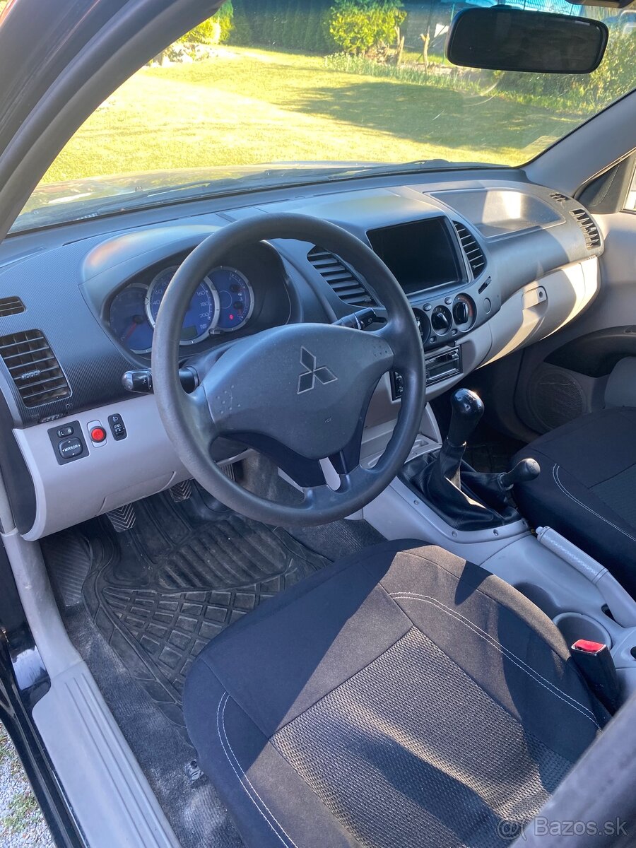Mitsubishi L200 - 9