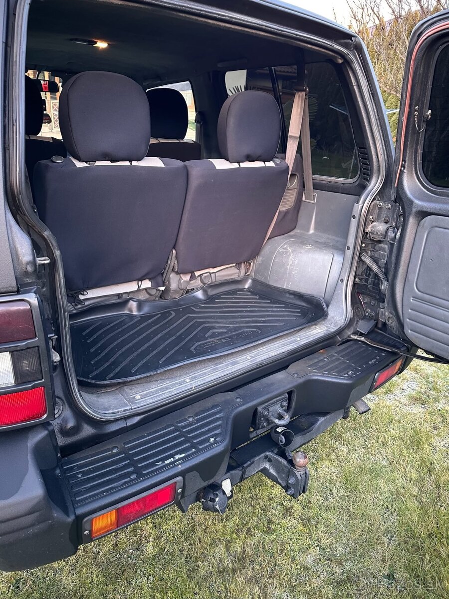 Mitsubishi Pajero - 9