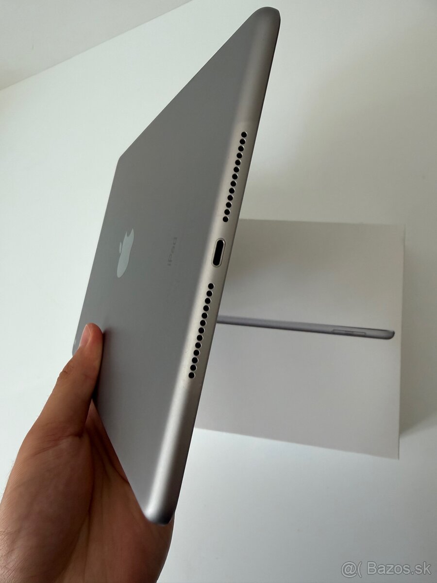 iPad 5th GEN - 9