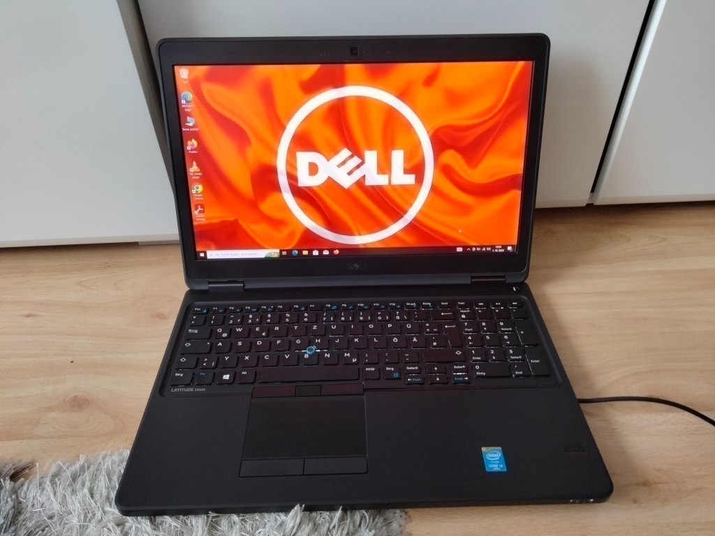 predám ntb Dell latitude e5550 /Intel core i5 / 8gb ram /ssd - 9