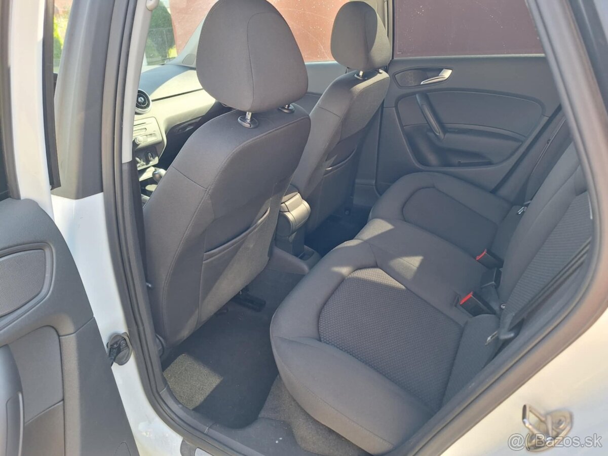 Audi A1 1,2 TFSI Sportback S-line - 9