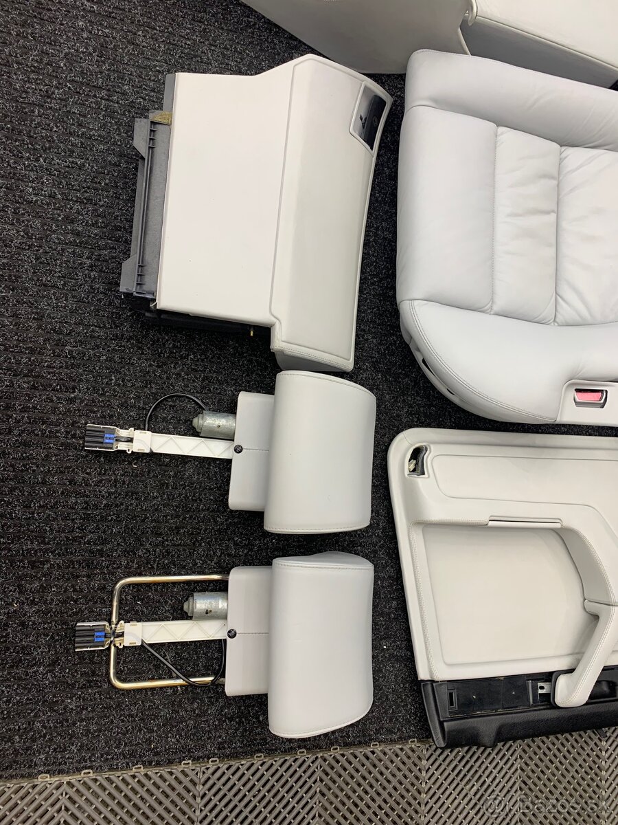 Biely interiér pre bmw e32 long - 9