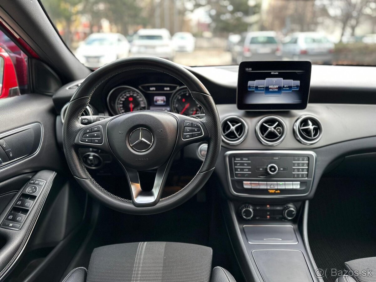 Mercedes Benz GLA 180 d - 9