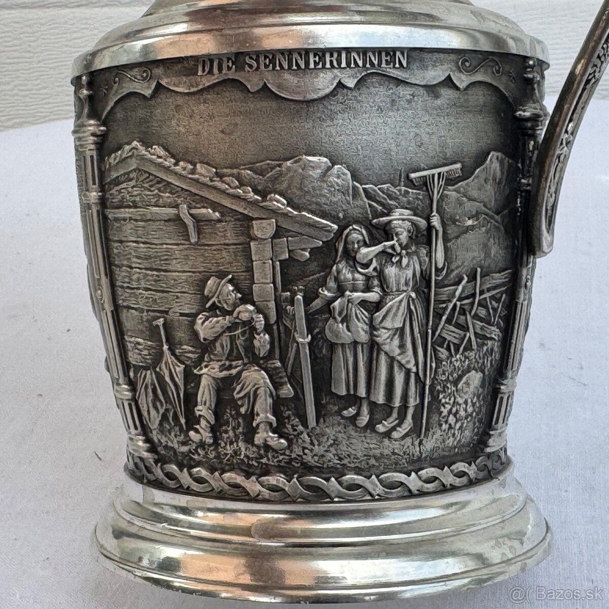 Pěkný cínový džbánek s vesnickými motivy - 9