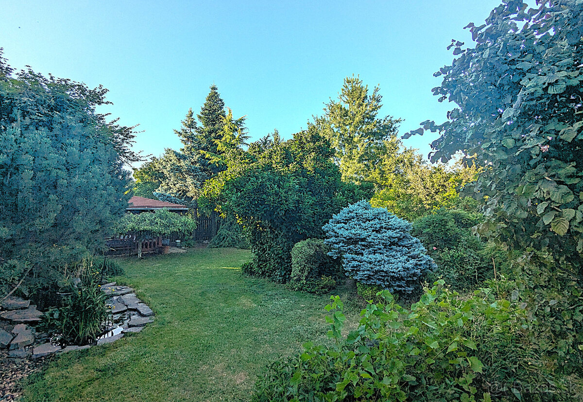 18 ročný VEĽMI PEKNÝ rodinný DOM s ROZPRÁVKOU Záhradou - Koš - 9