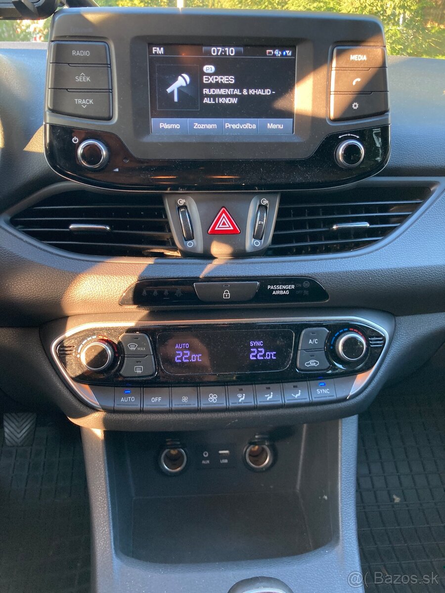 Hyundai i30 1.6CRDi - 9