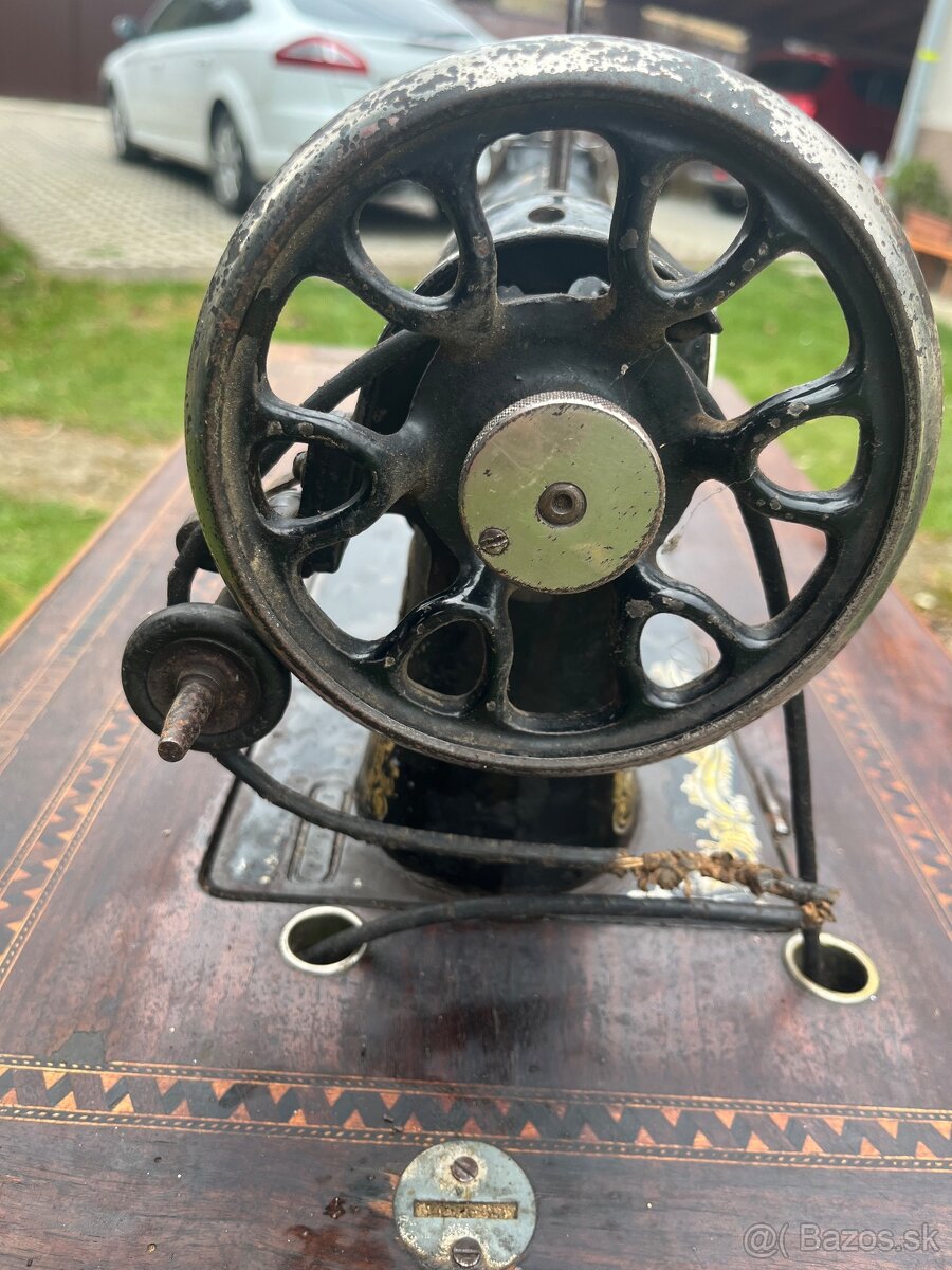 Šijací stroj Singer - 9