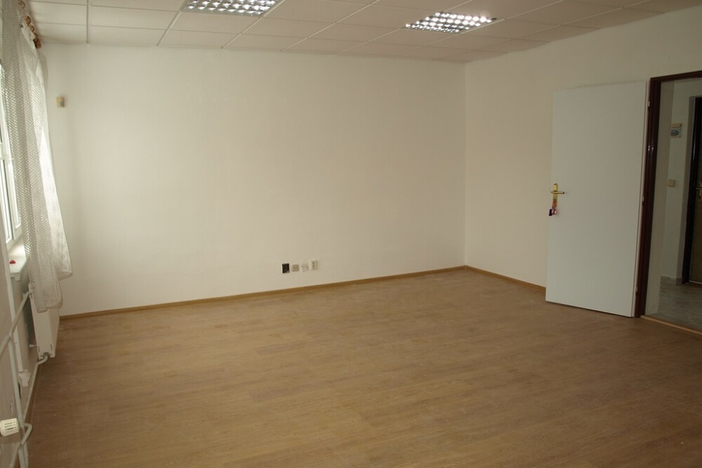 Na prenájom Komerčné priestory - Považská Bystrica - 9