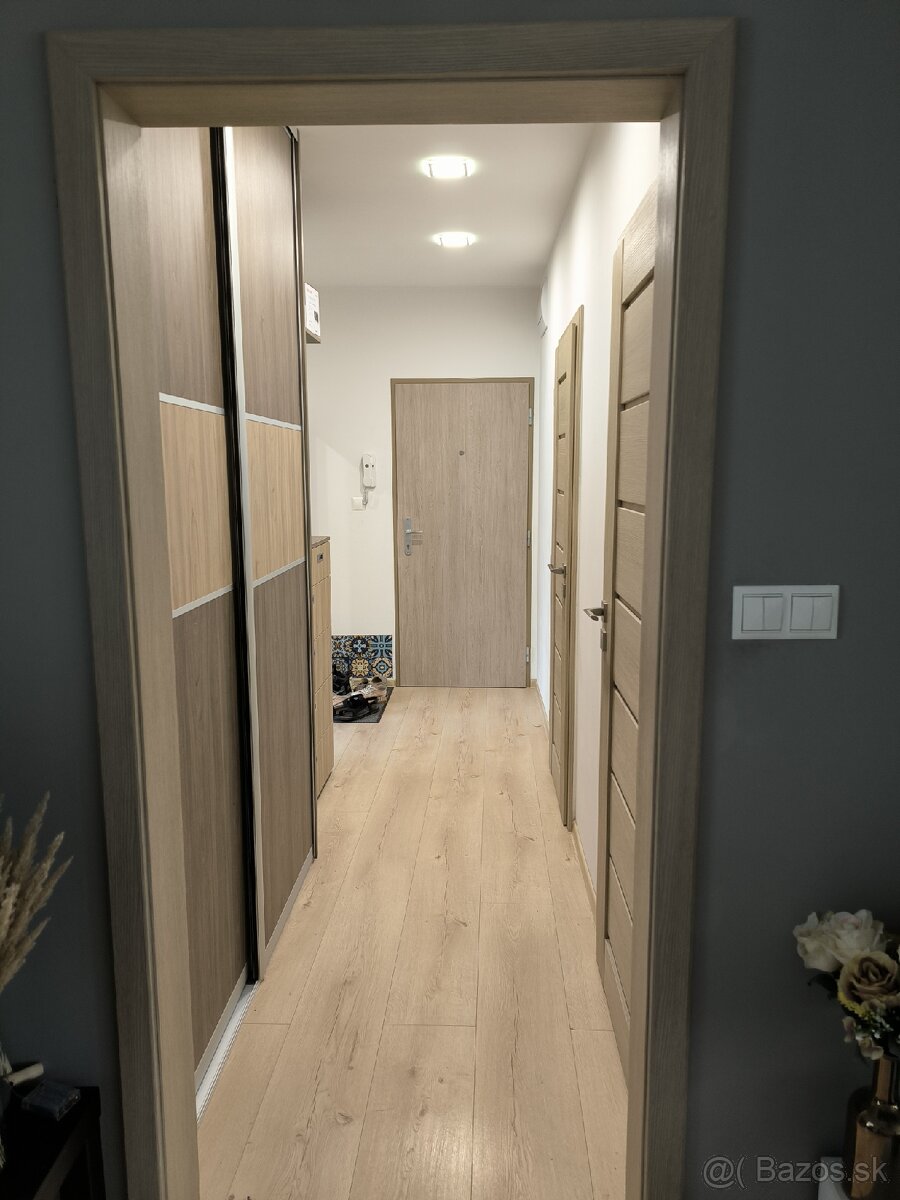 Prenájom 3-izbového bytu SNP - 9