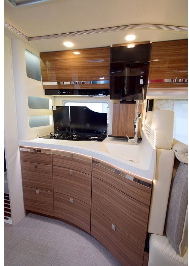 karavan autokaravan Eura Mobil 890 QB - 9