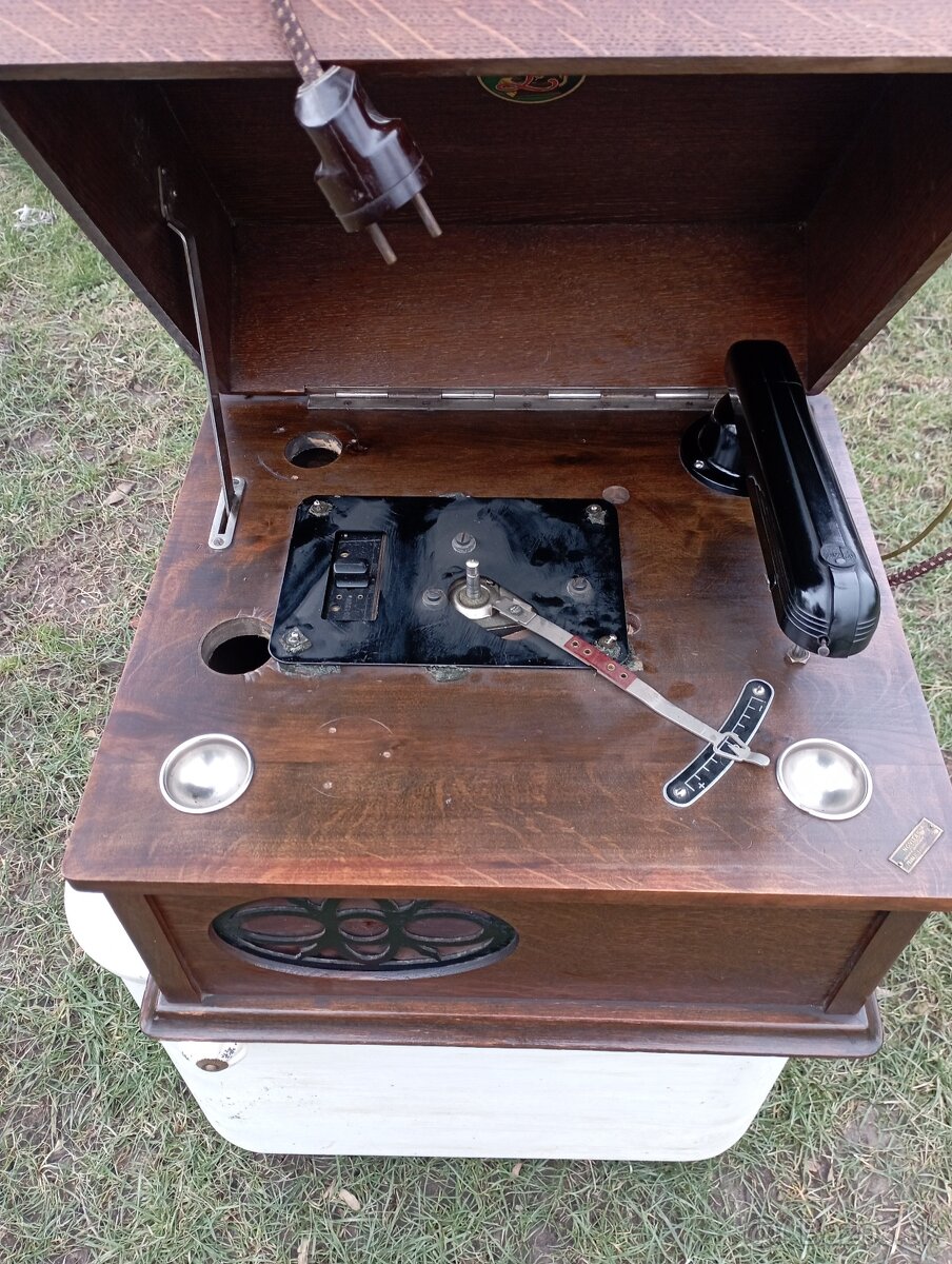 Starý gramofón Parlophon - 9