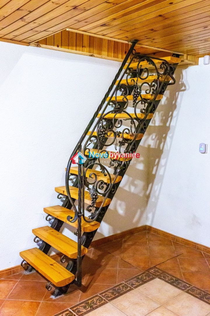 Krásna murovaná chata na Dubine II, pri obci Hranovnica - 9