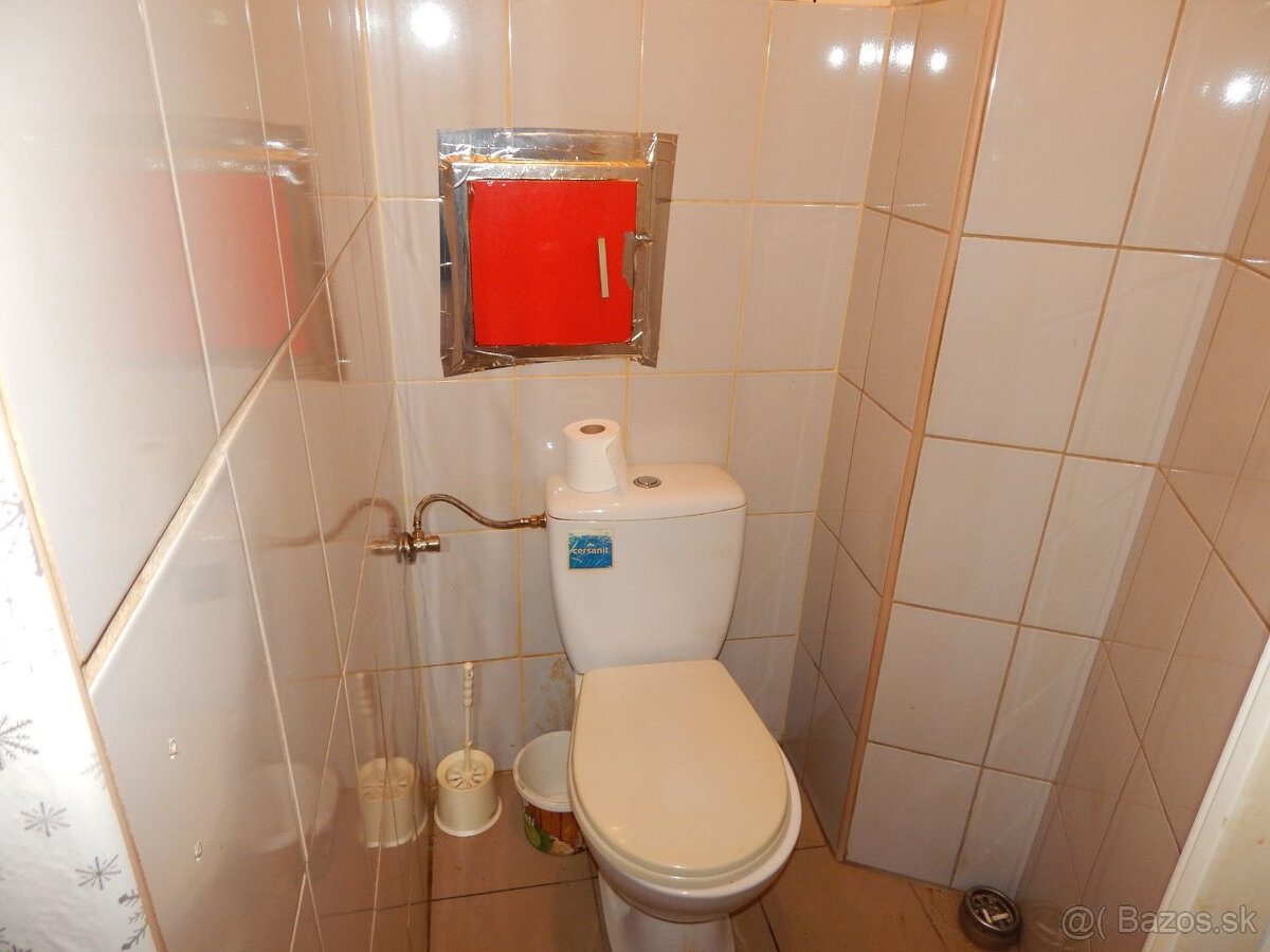 SPEKTRUM REALITY- Na PREDAJ garsónka, 23 m2 s loggiou, okres - 9