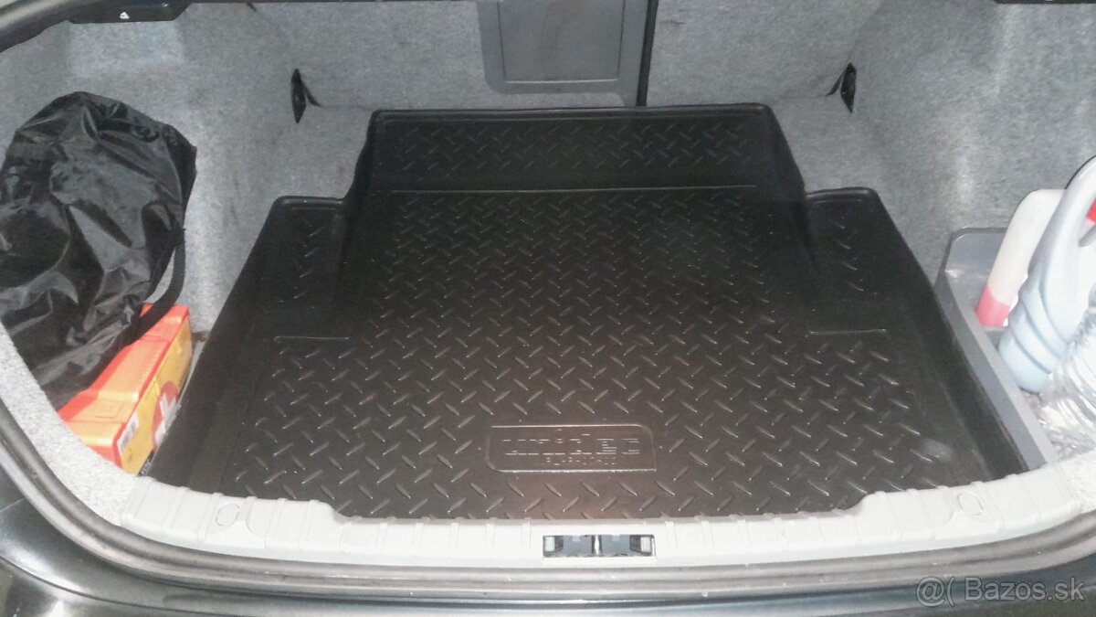 BMW e90 318i 2007 - 9