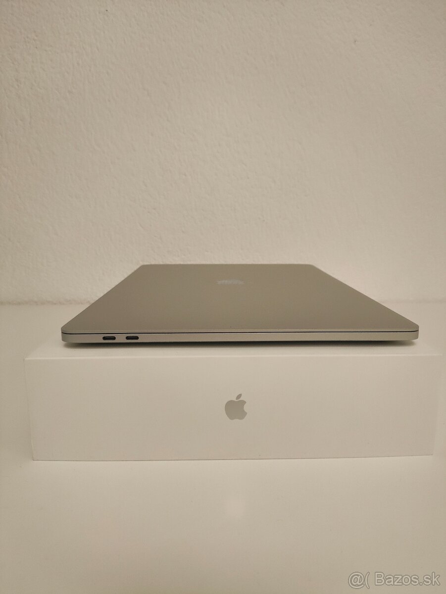 MacBook Pro 15 2017 | i7 • 16GB • 512GB SSD - 9