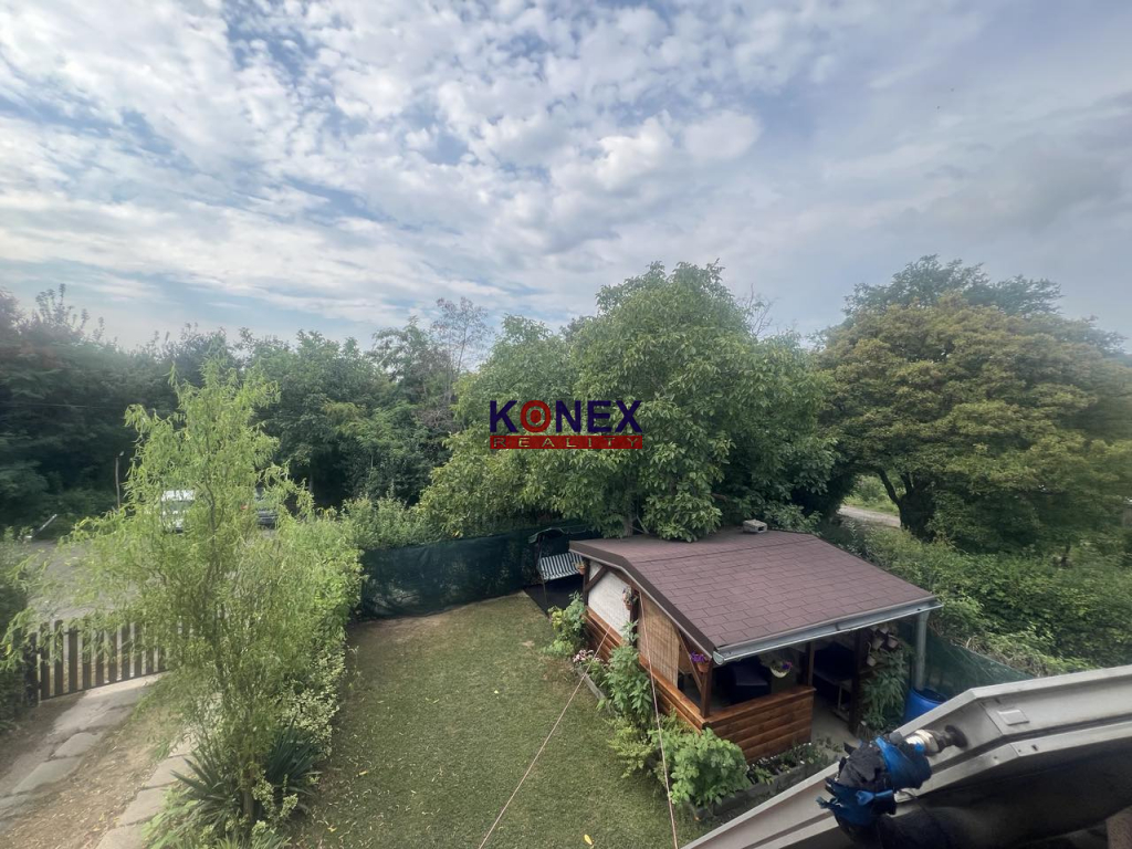 Poschodová rekreačná chata nad Kalužou - 9