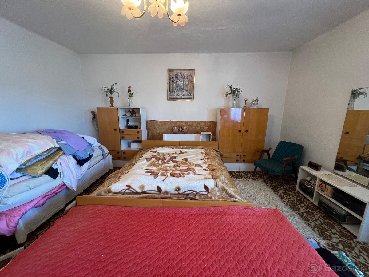 Na predaj poschodový rodinný dom, Hul - 9