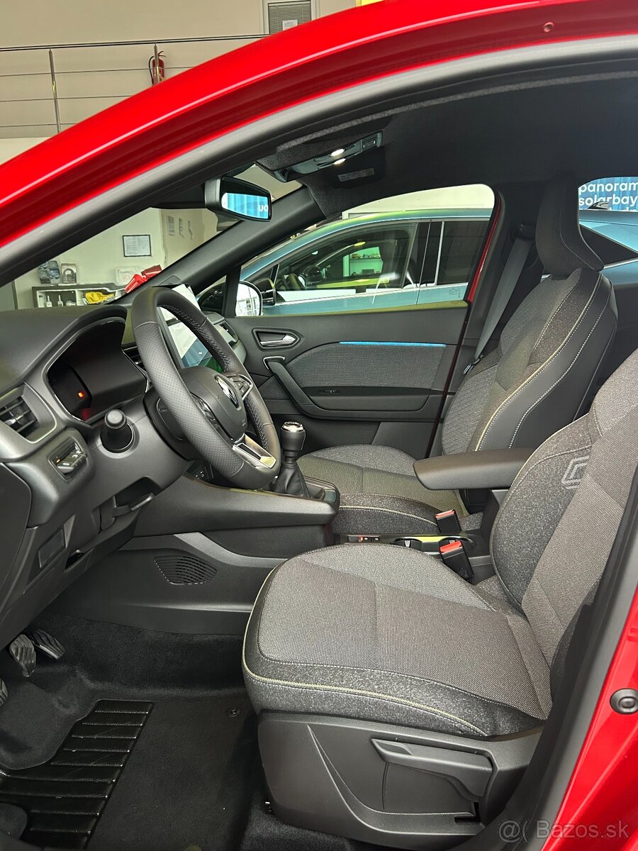 Renault Captur Techno TCe 90 E6W - NOVÝ - 9