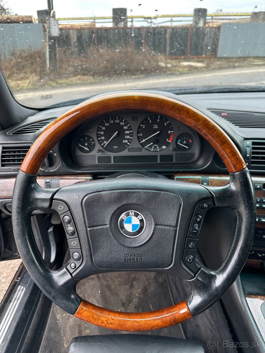 Rozpredam bmw e38 750i - 9