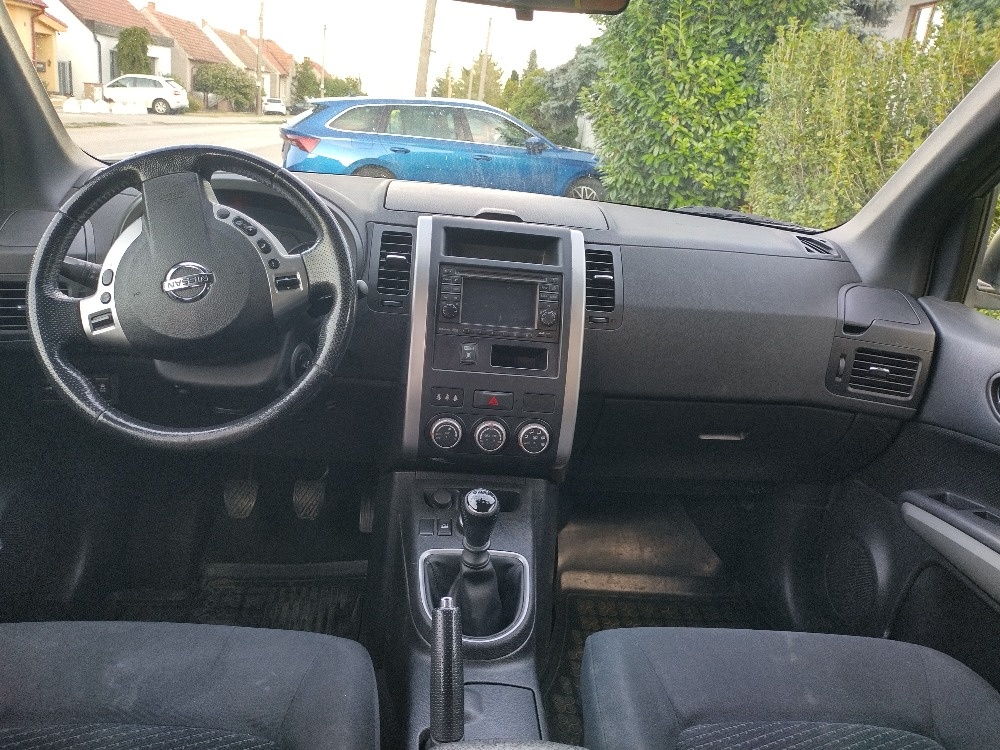 Nissan X Trail 2,0 dci - 9
