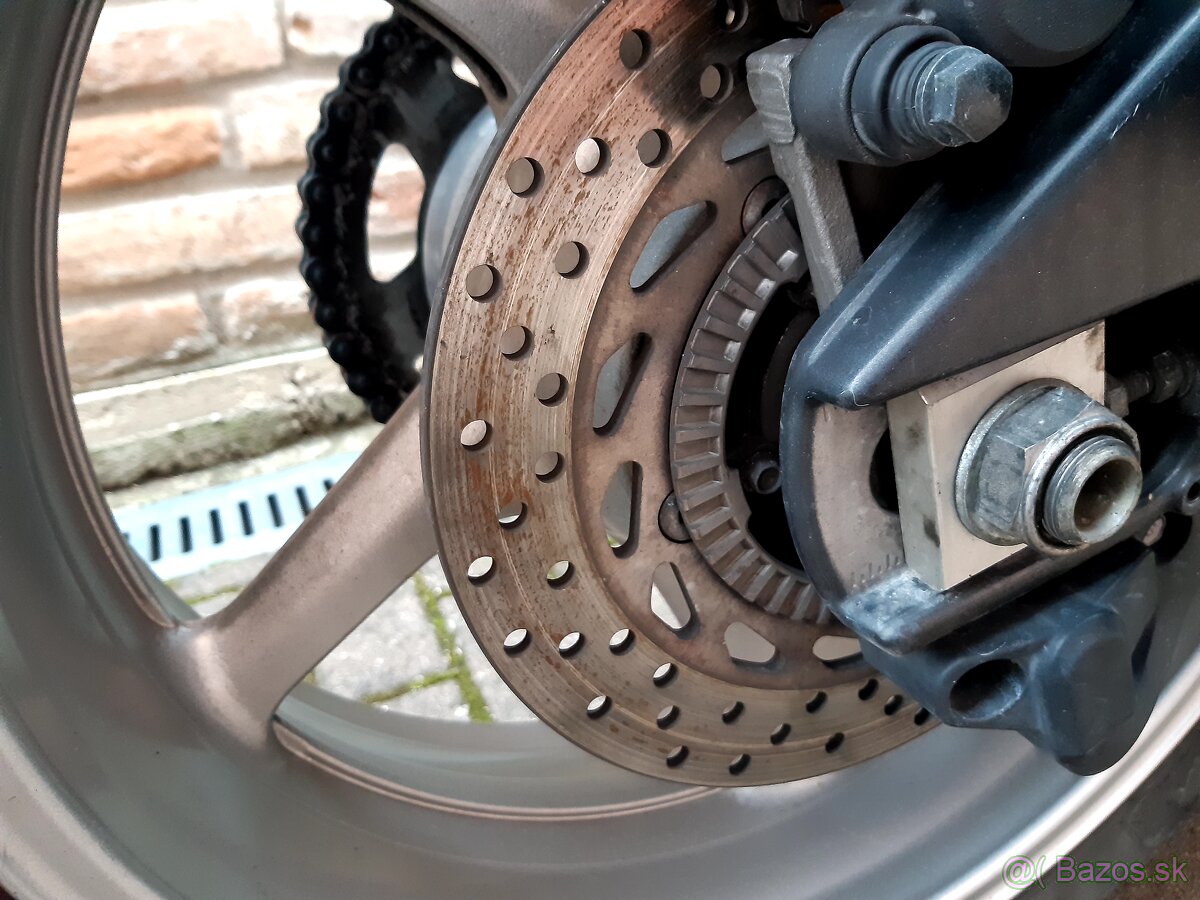 Yamaha FZ1 Fazer - 9