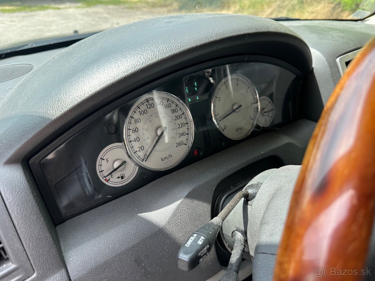 Rozpredam na N.D EU Verzia Chrysler 300C Sedan Limuzína - 9