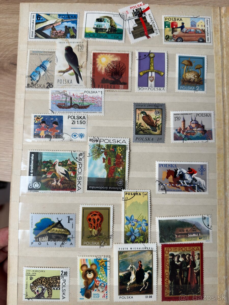 2 albumy poštových známok - 9