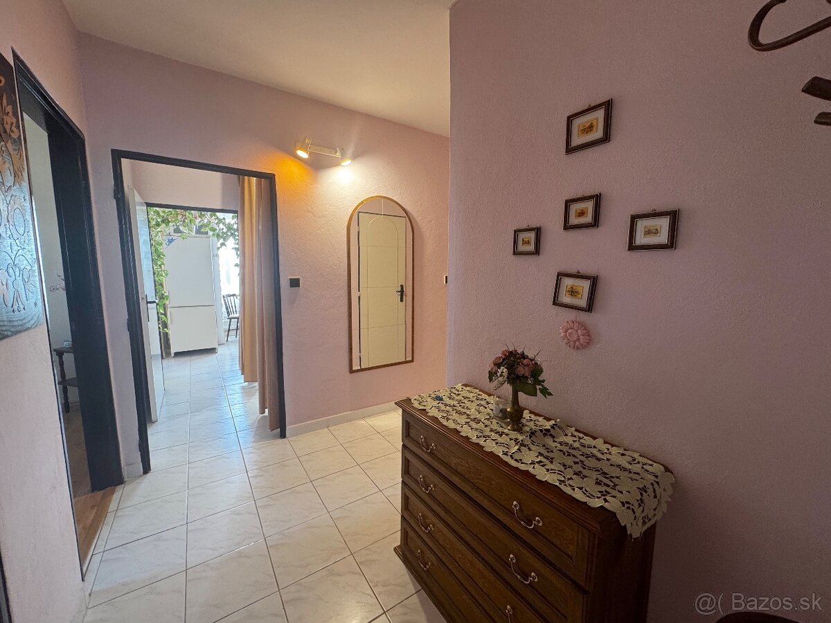 Na predaj 4-izbový byt s balkónom - 9