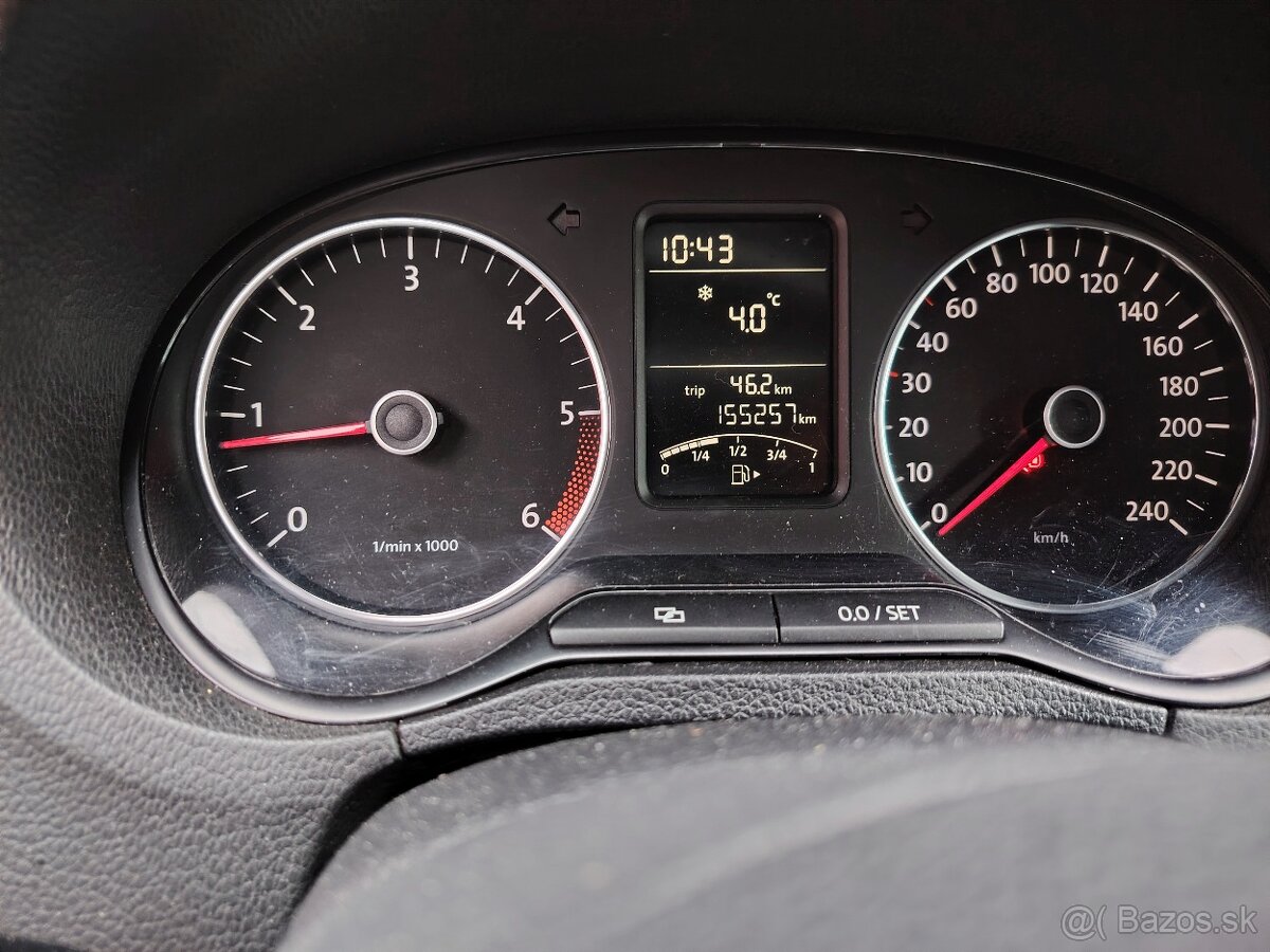 Volkswagen Polo 1.6 TDI Highline - 9