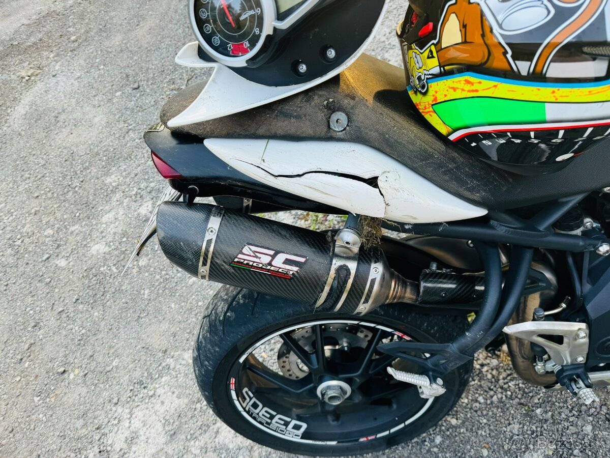 PADNUTÝ Triumph speed triple 1050 - 9