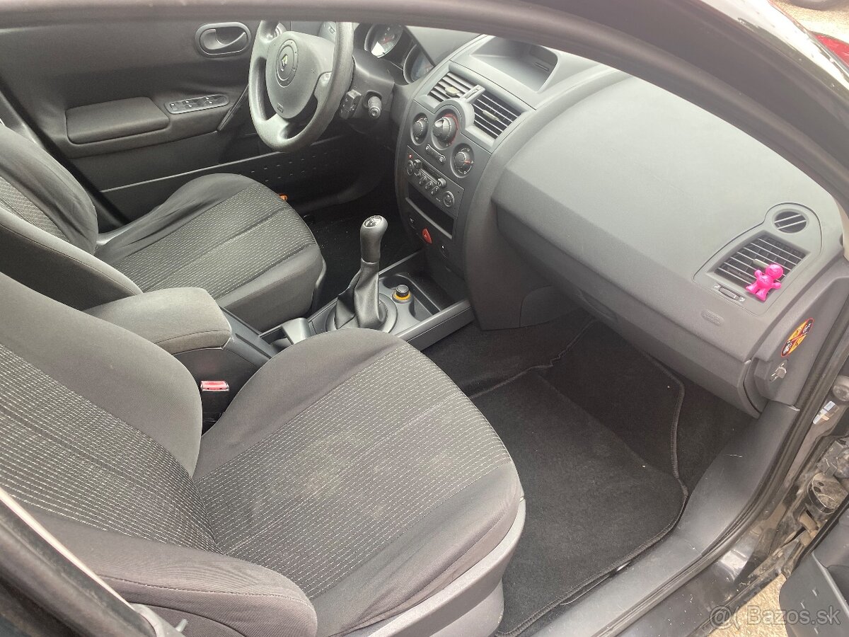 Renault Megane 1.5 dCi Dynamique Confort - 9