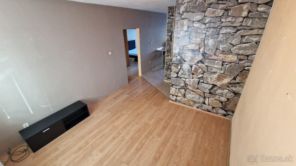 Vráble, Lúky, 3i byt, 74 m2, loggia, rekonštrukcia - 9