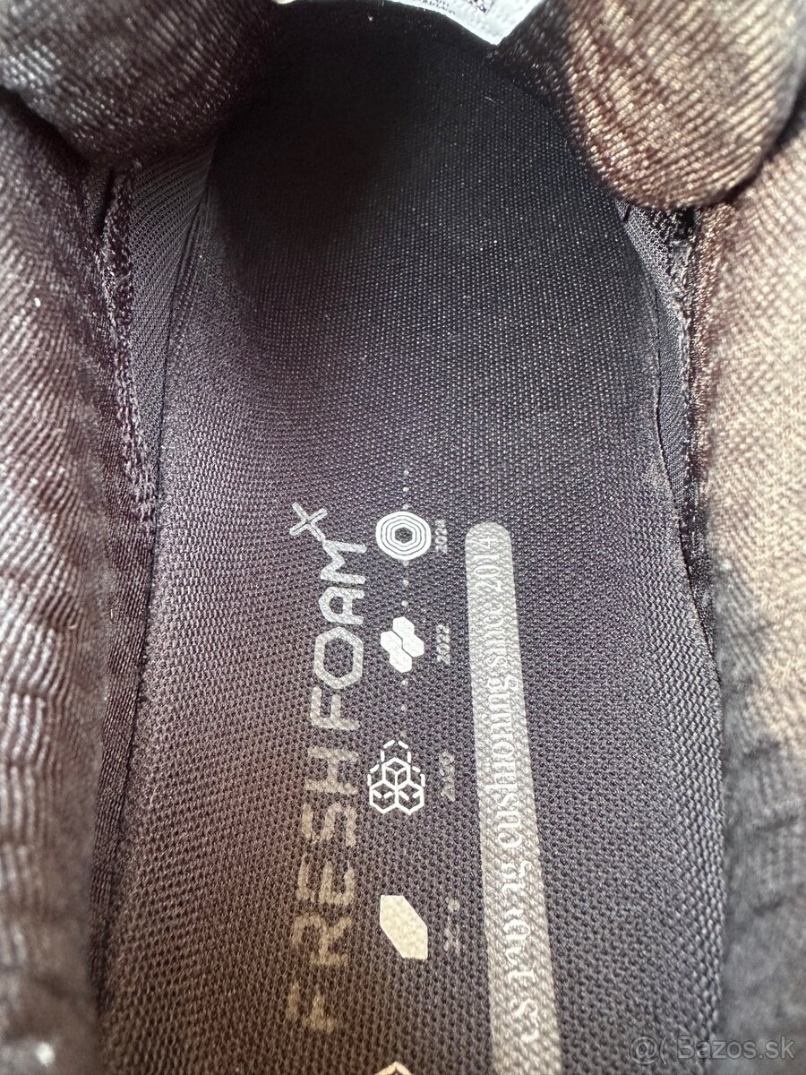 Bezecke tenisky New Balance More V5 - 9