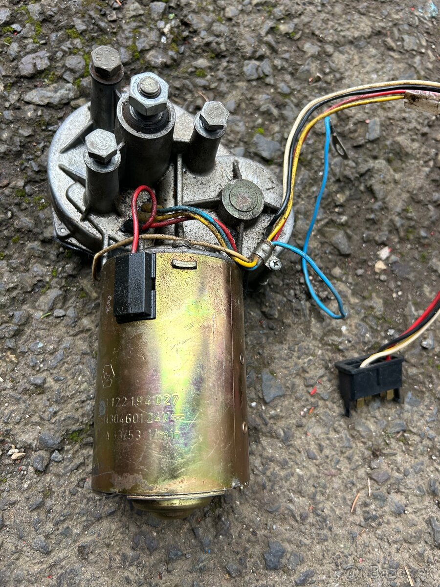 Motorčeky kúrenia, stieračov, na maják - 9