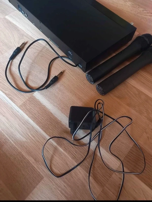 Bezdrôtové mikrofóny QTX-sada - 9