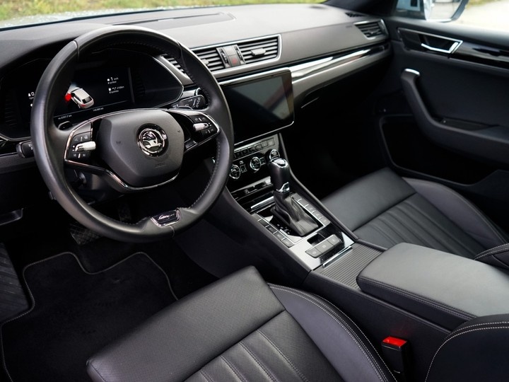 Škoda Superb Combi 2.0 TDI SCR L&K DSG - 9