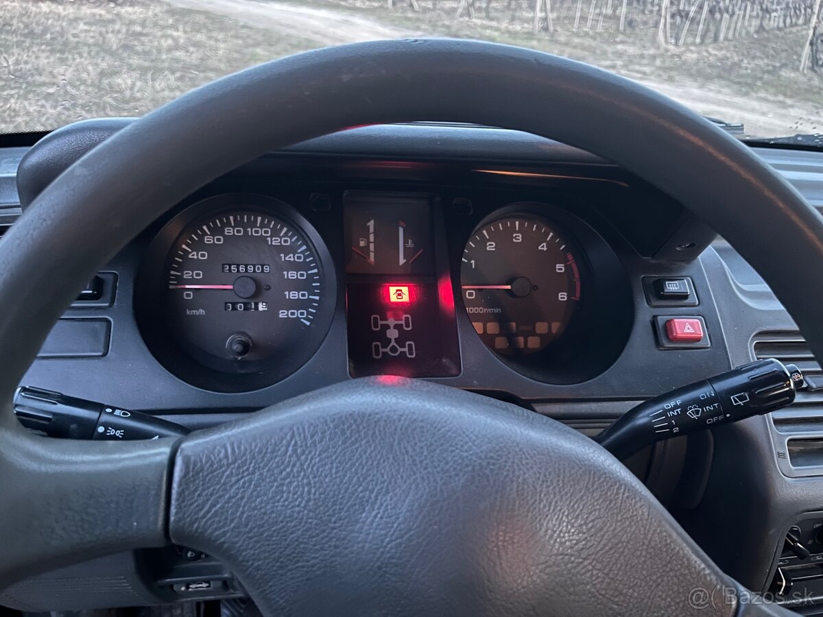 Mitsubishi pajero 2.5td 73kw 1997 - 9