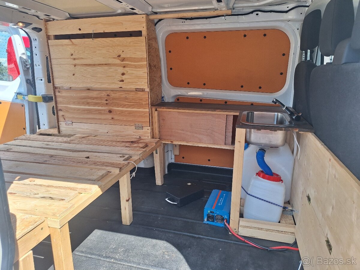 FORD TRANSIT CUSTOM 2,2TDCI MOŽNÝ LEASING - 9