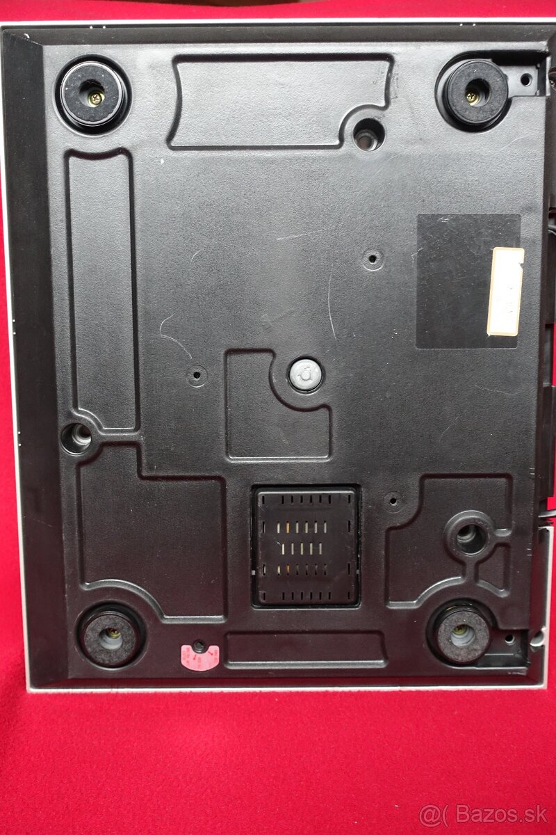 Automatický gramofón pre celú rodinu Technics SL-QL1 - 9