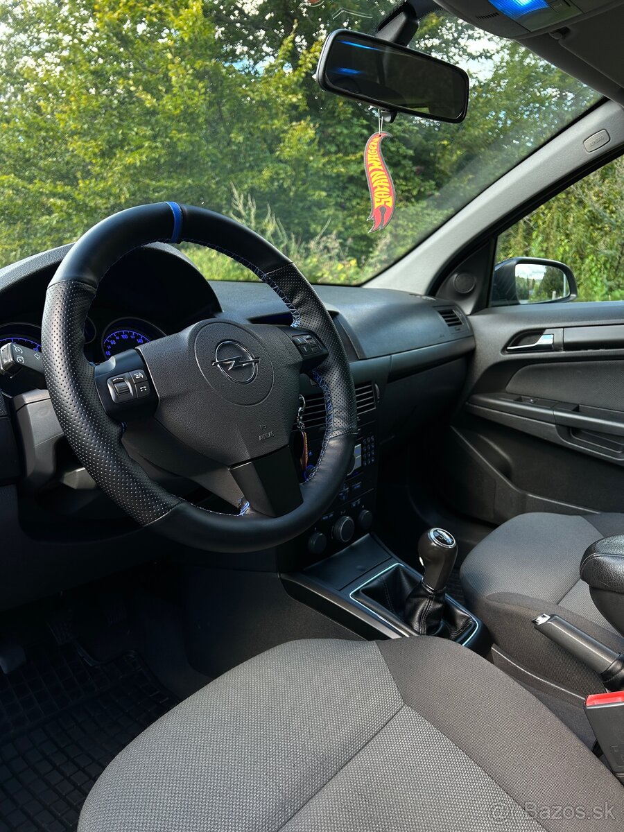 Opel Astra H 1.9 CDTI - 9