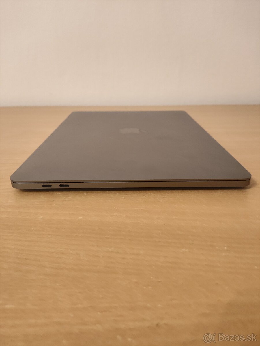 MacBook Pro 2017 13 | Core i5 • 8GB • SSD - 9