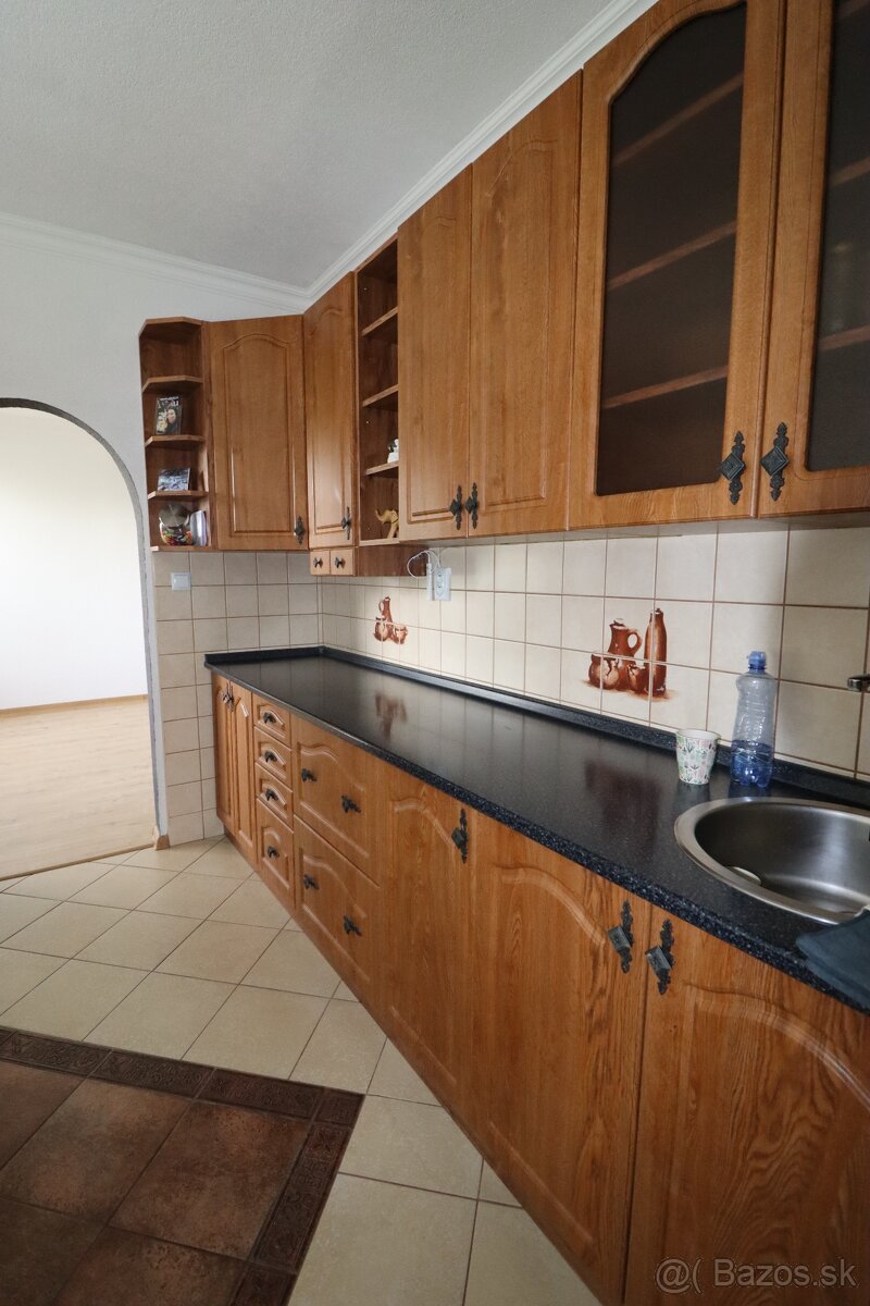 Rezervované. Predáme 3 - izbový byt v Topoľčanoch - 9