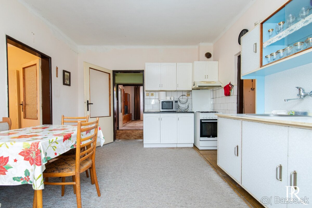 PREDAJ 5 IZBOVÝ RODINNÝ DOM S GARÁŽOU, DOLNÉ TRHOVIŠTE - 9