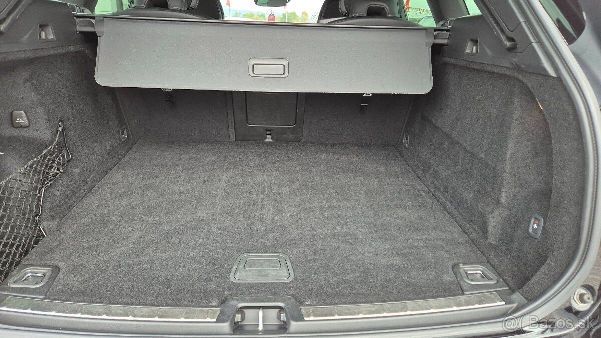 Volvo XC60 2.0 B4 mHEV DARK edition AWD - 9