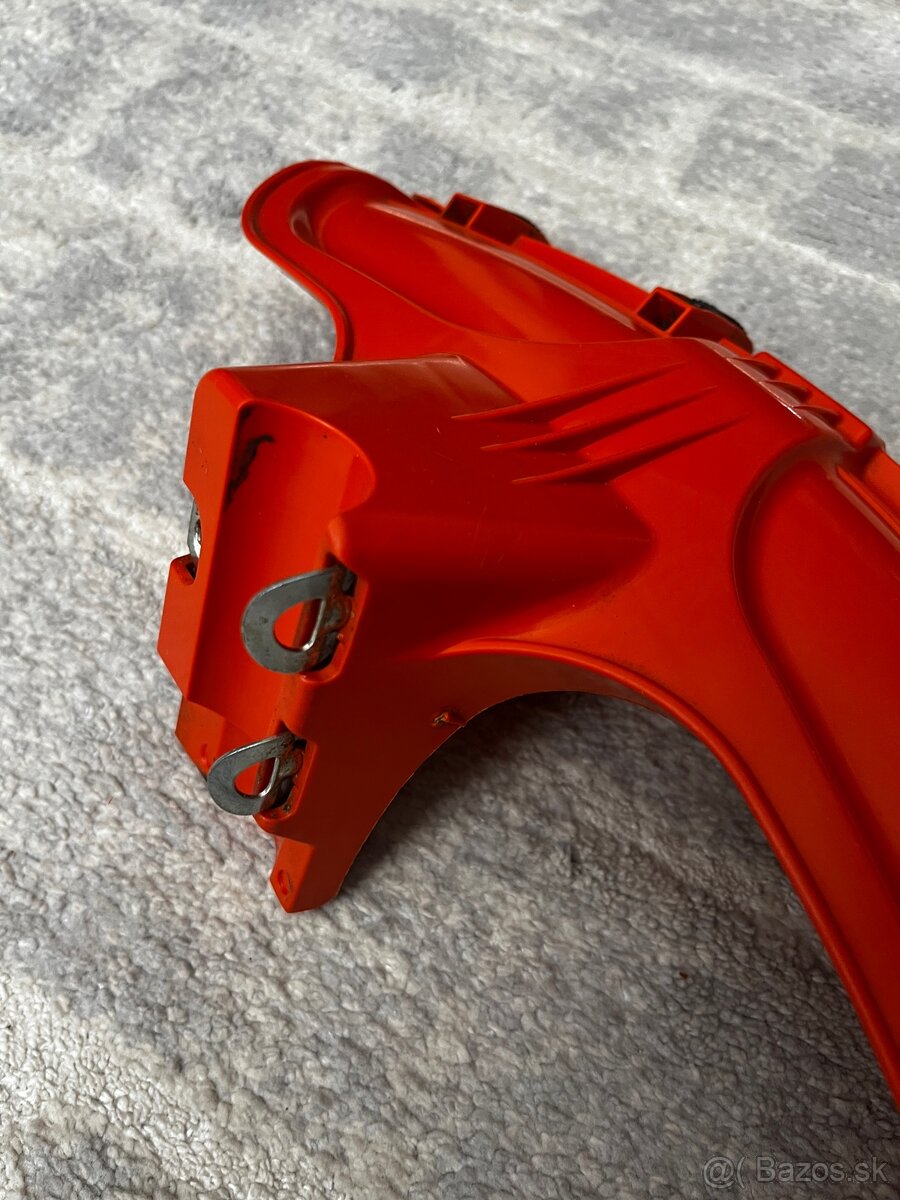 Kryt Husqvarna - 9
