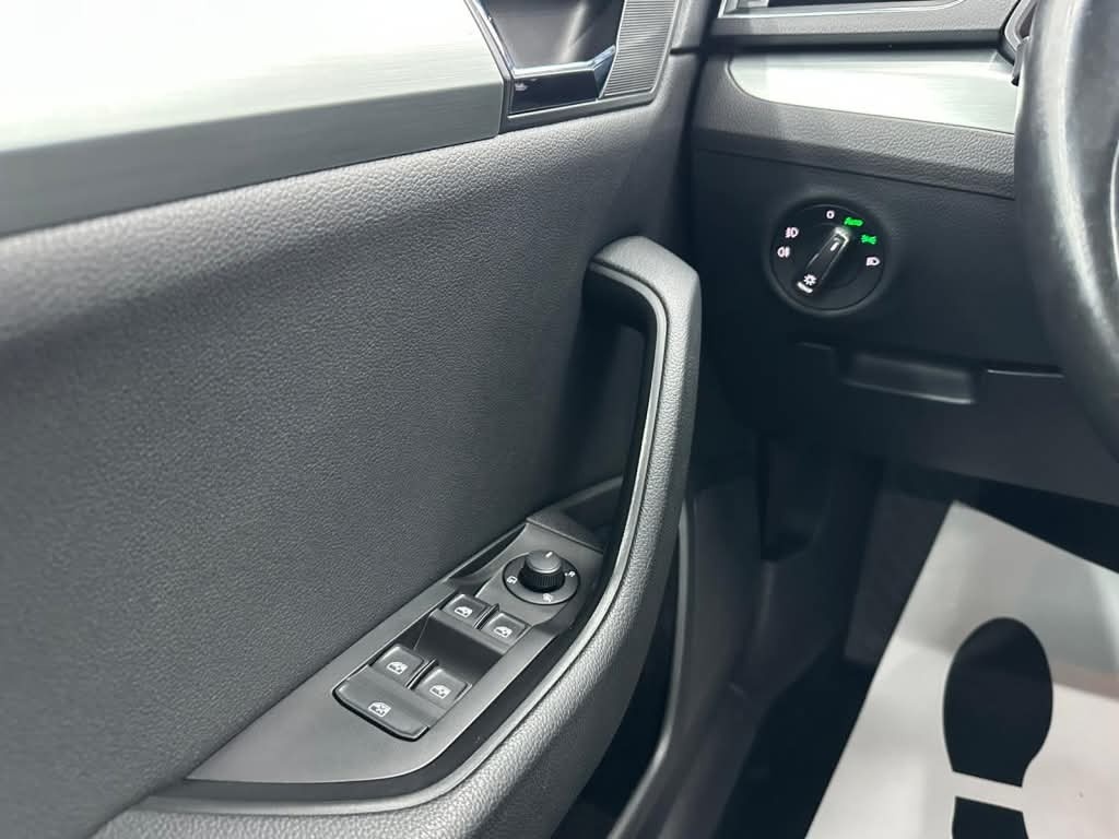 Superb Combi 2,0 TDI Style 110kW - 9